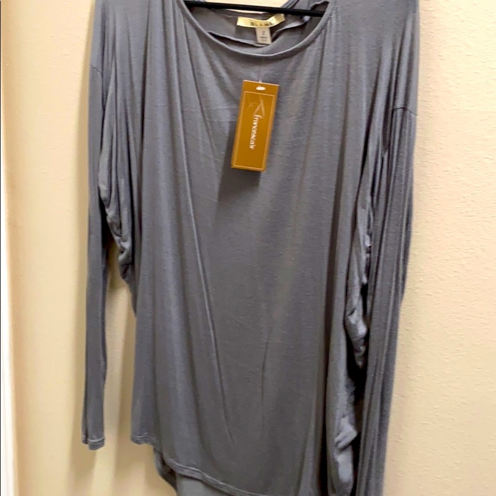 francesca’s grey top